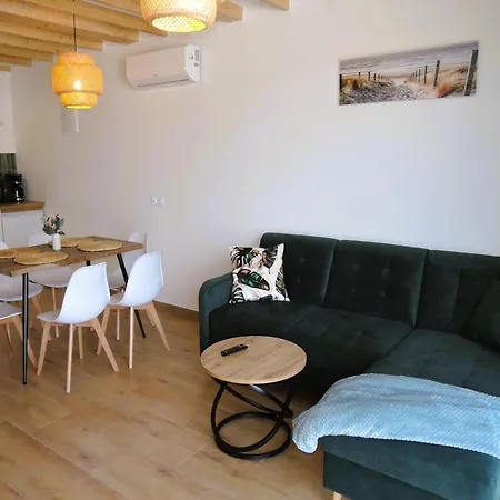 Vakantiehuis New Homes For 6 People, *