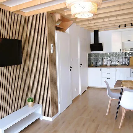 New Homes For 6 People, Nyaraló *